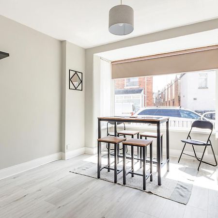 Snug Central Belfast Home, 2 Minutes From Ormeau Park! Exteriör bild