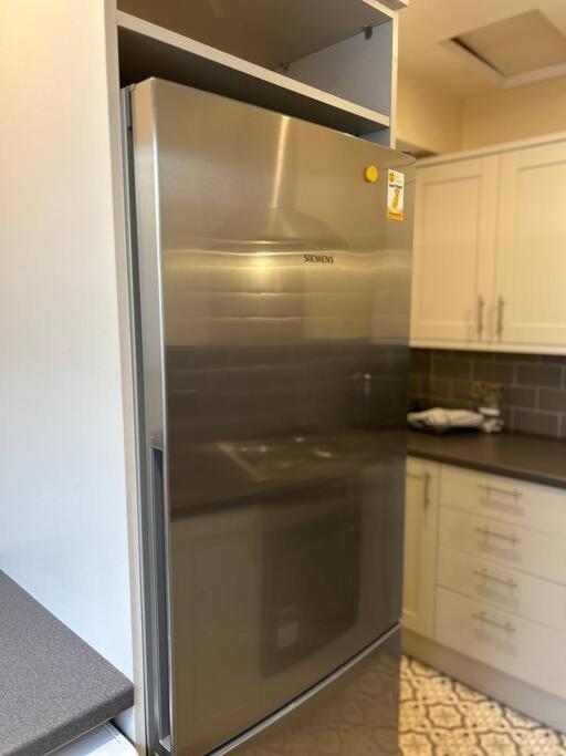 Snug Central Belfast Home, 2 Minutes From Ormeau Park! Exteriör bild