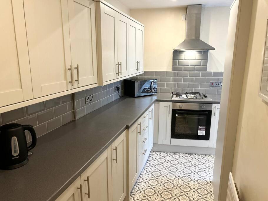 Snug Central Belfast Home, 2 Minutes From Ormeau Park! Exteriör bild